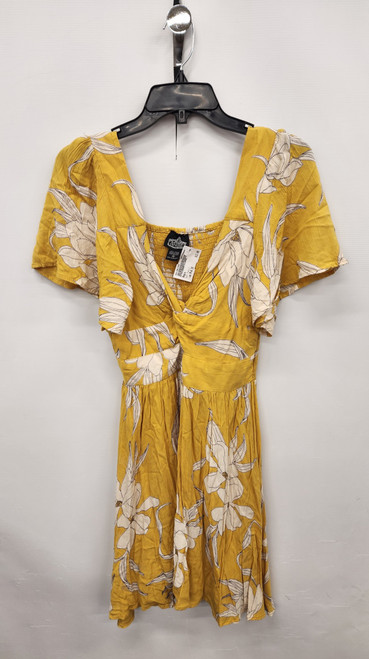 Vist Large View of Product Image Which is Used Angie Short Dress F M-8/10