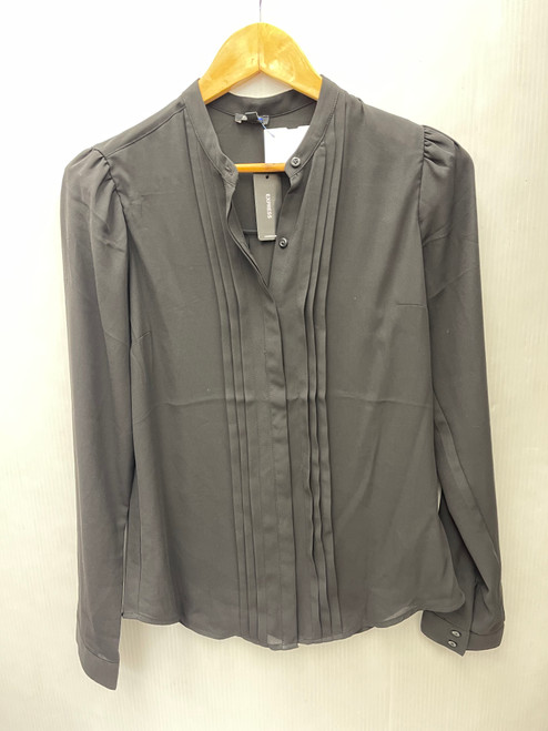 Vist Large View of Product Image Which is Used Express Long Sleeve Top S-4/6