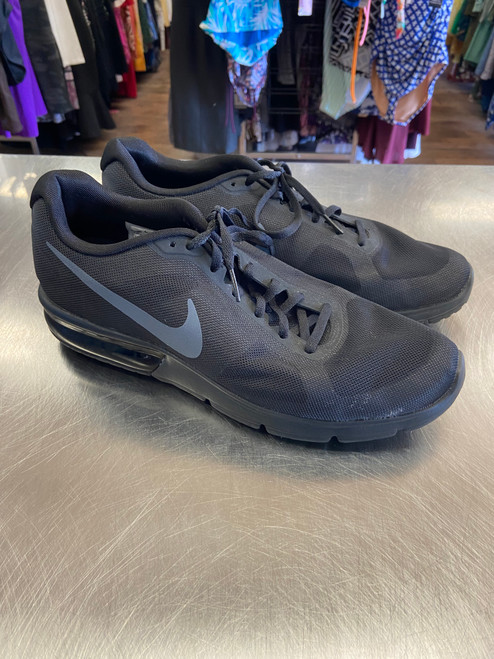Vist Large View of Product Image Which is Used Nike Mens Athletic Shoes 10