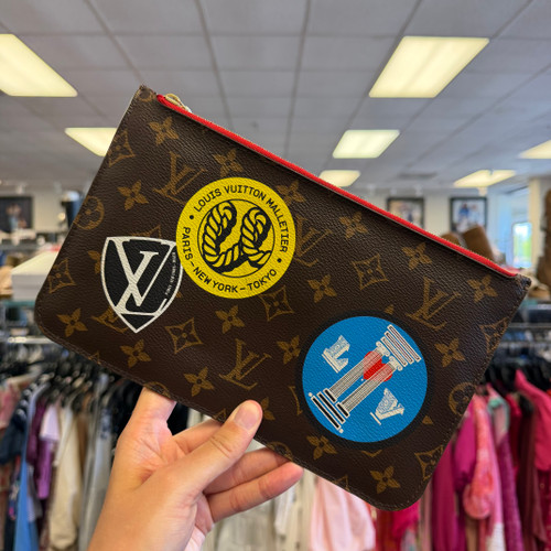 Vist Large View of Product Image Which is Used Louis Vuitton Leather Wristlet