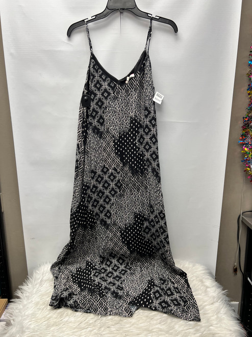 Vist Large View of Product Image Which is Used Andree Long Dress F S-4/6