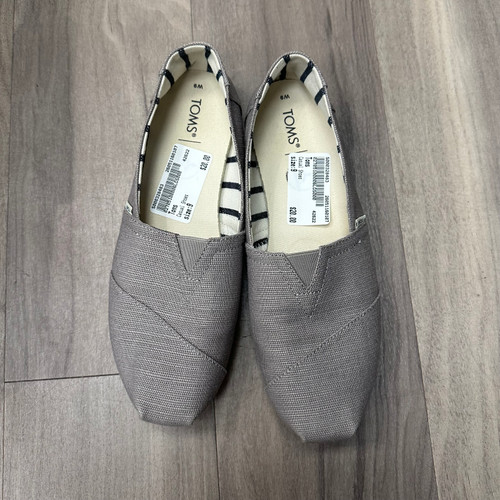 Vist Large View of Product Image Which is Used Toms Casual Shoes 9