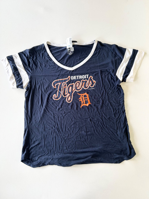 Vist Large View of Product Image Which is Used Unbranded T-Shirt XL-16