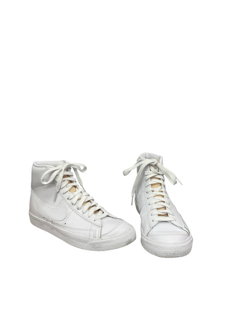 Vist Large View of Product Image Which is Used Nike Performance Shoes 9
