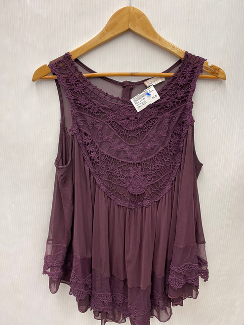 Vist Large View of Product Image Which is Used Altar'd State Long Sleeve Top L-12/14