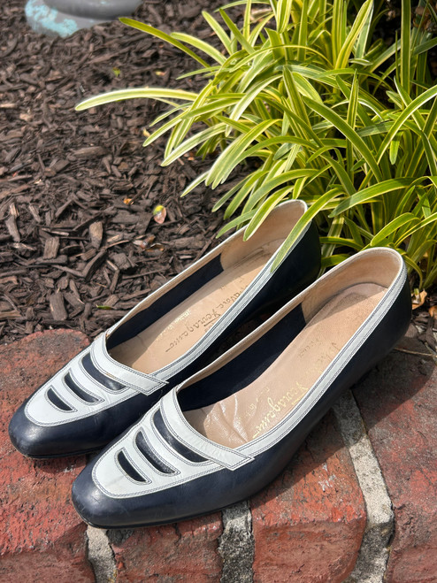 Vist Large View of Product Image Which is Used Unbranded Low Heels 7.5