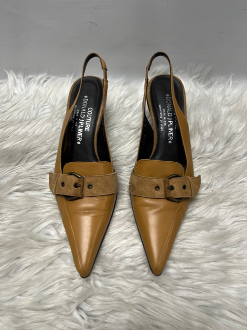 Vist Large View of Product Image Which is Used Donald J Pliner Low Heels 7