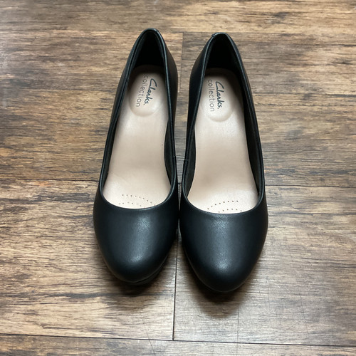 Vist Large View of Product Image Which is Used Clarks Low Heels 7