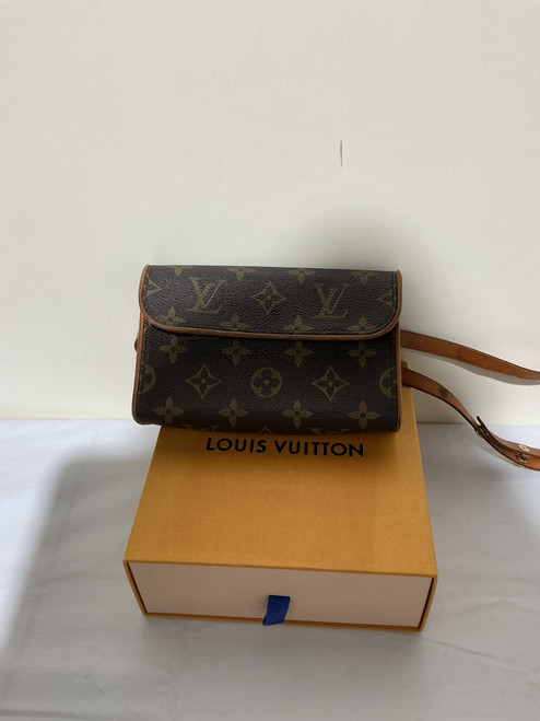 Vist Large View of Product Image Which is Used Louis Vuitton Small Leather Handbag