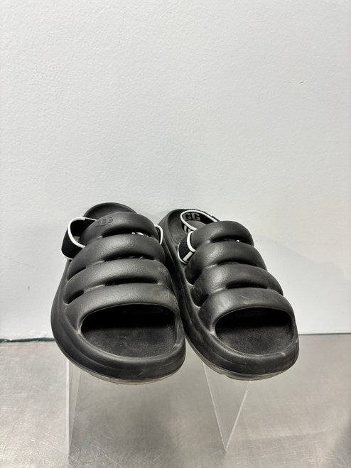 Vist Large View of Product Image Which is Used Ugg Australia Sandals 10