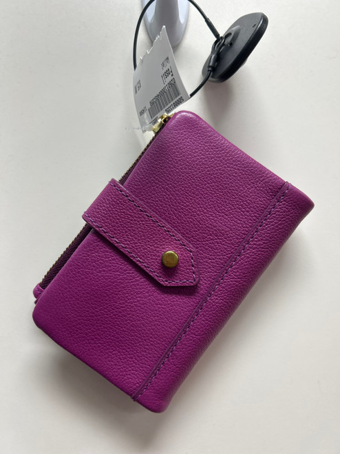 Vist Large View of Product Image Which is Used Fossil Wallet
