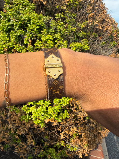Vist Large View of Product Image Which is Used Louis Vuitton Bracelet