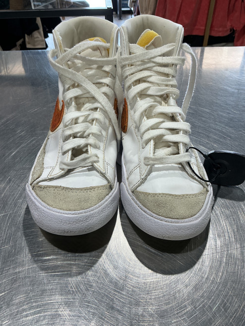 Vist Large View of Product Image Which is Used Nike Casual Shoes 8.5