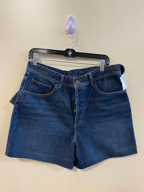 Vist Large View of Product Image Which is Used Massimo Dutti Shorts 10-30