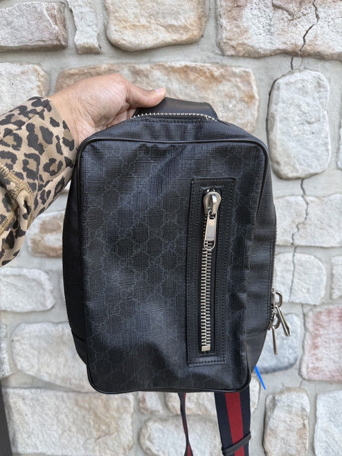 Vist Large View of Product Image Which is Used Gucci Large Leather Handbag