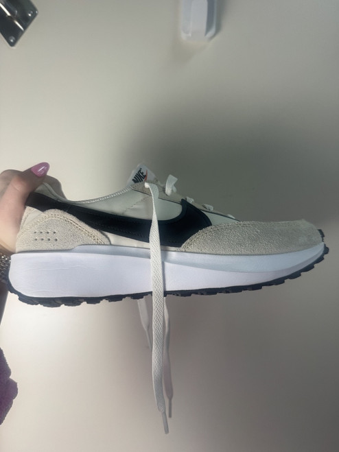 Vist Large View of Product Image Which is Used Nike Performance Shoes 10