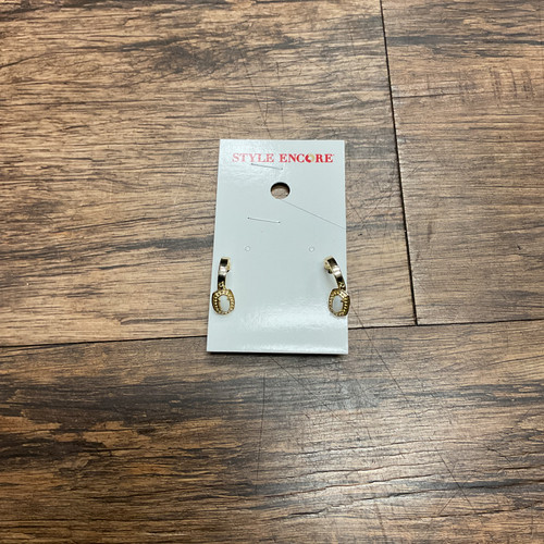 Vist Large View of Product Image Which is Used Kendra Scott Earrings