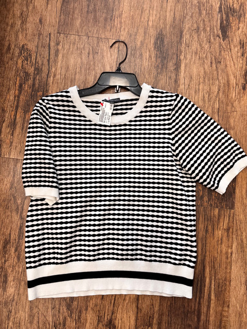 Vist Large View of Product Image Which is Used Adrianna Papell Short Sleeve Sweater M-8/10