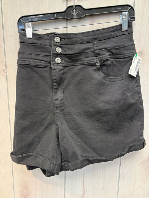 Vist Large View of Product Image Which is Used Unbranded Shorts 22-36