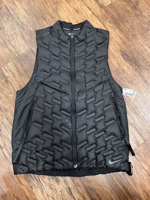 Vist Large View of Product Image Which is Used Nike Men's Lightweight Vest S