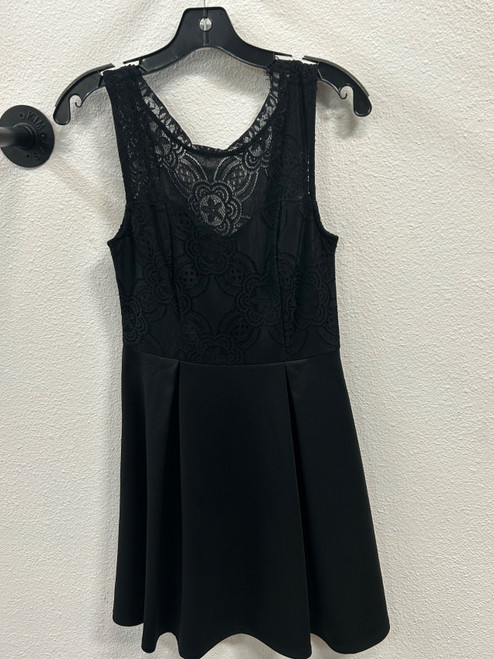 Vist Large View of Product Image Which is Used Francesca's Collections Short Dress B S-4/6