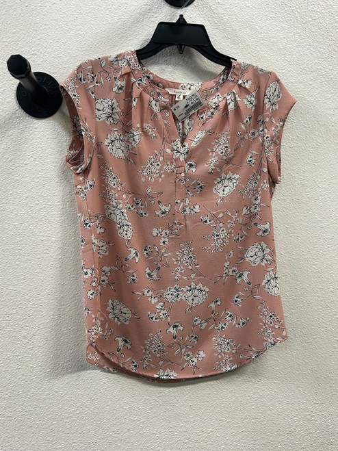 Vist Large View of Product Image Which is Used Fun 2 Fun Short Sleeve Top XS-0/2