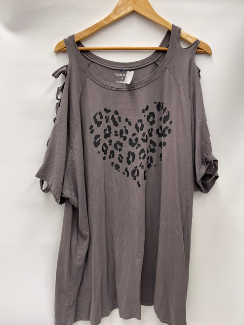 Vist Large View of Product Image Which is Used Torrid Short Sleeve Top 6X-28/30