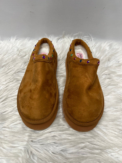 Vist Large View of Product Image Which is Used Juicy Couture Clogs 7