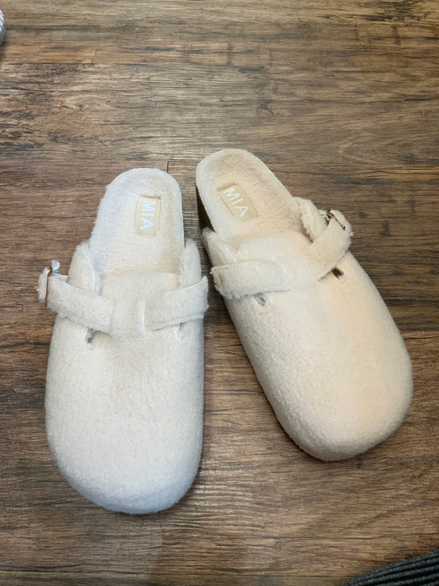 Vist Large View of Product Image Which is Used Mia Clogs 7.5