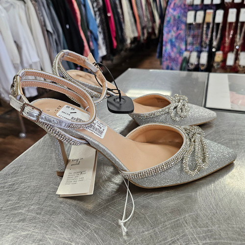 Vist Large View of Product Image Which is NWT A New Day Low Heels 7.5