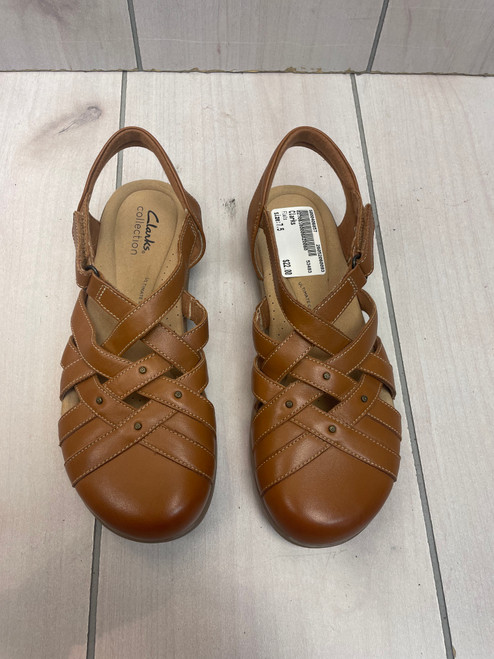 Vist Large View of Product Image Which is Used Clarks Flats 7.5