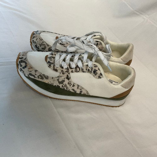 Vist Large View of Product Image Which is Used Unbranded Casual Shoes 8