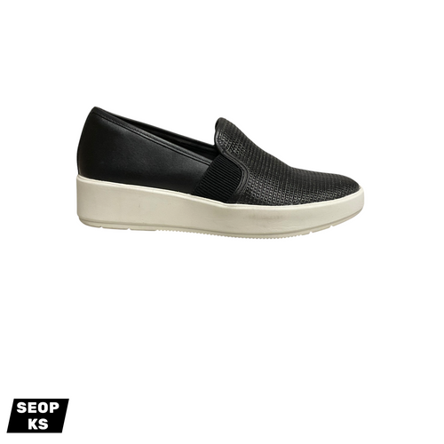 Vist Large View of Product Image Which is Used Clarks Flats 9.5