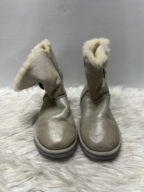 Vist Large View of Product Image Which is Used Ugg Australia Ankle Boots 9