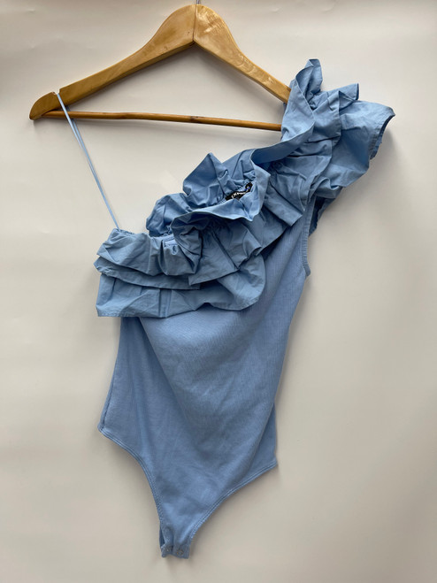 Vist Large View of Product Image Which is Used Express Sleeveless Top XS-0/2