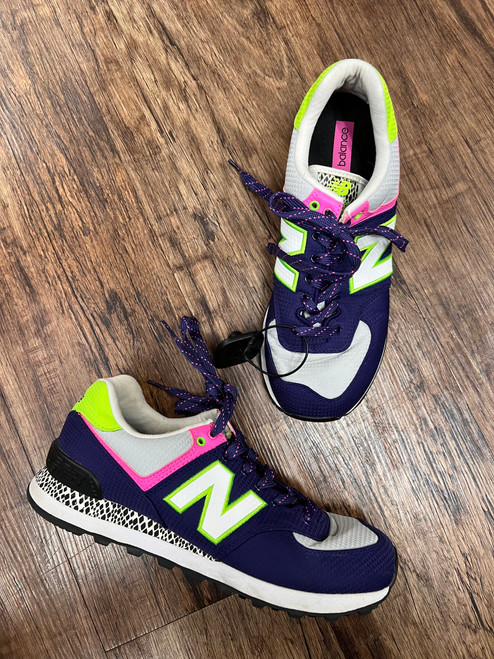 Vist Large View of Product Image Which is Used New Balance Performance Shoes 9