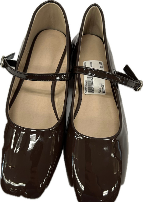 Vist Large View of Product Image Which is Used Unbranded Flats 10