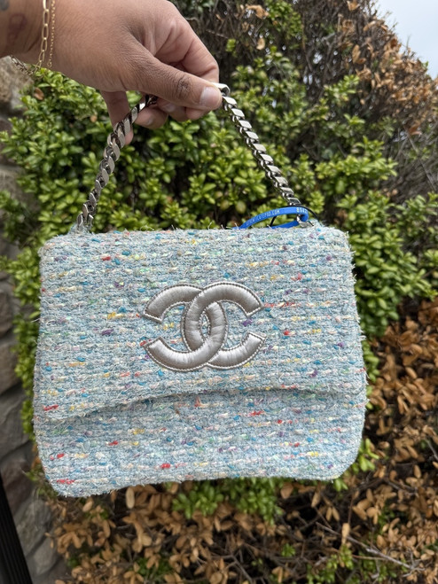 Vist Large View of Product Image Which is Used Chanel Small Handbag