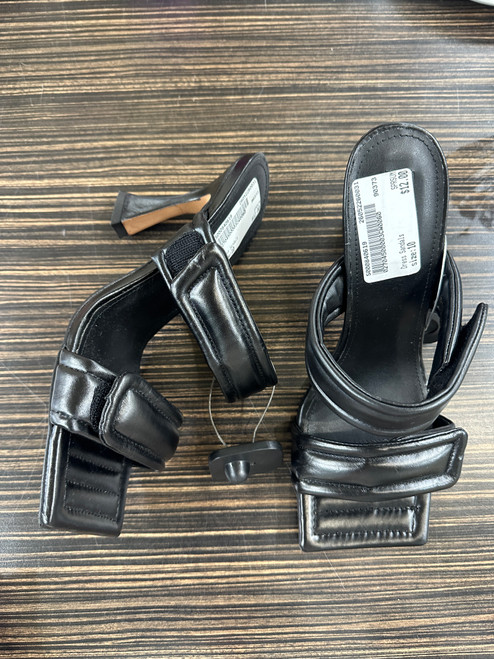 Vist Large View of Product Image Which is Used Unbranded Dress Sandals 10