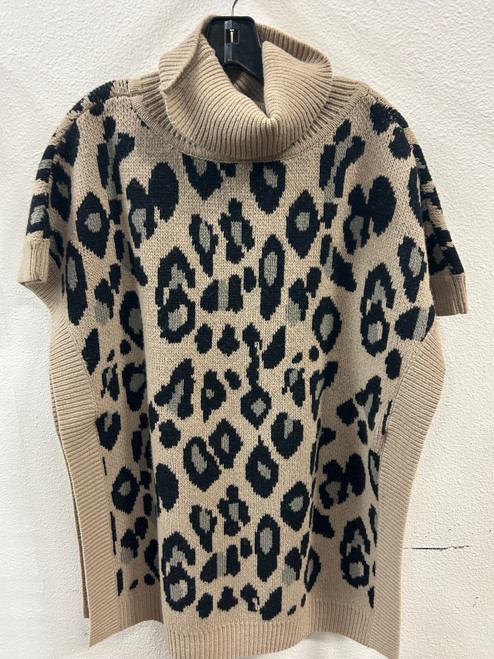 Vist Large View of Product Image Which is Used Chelsea & Theodore Short Sleeve Sweater M-8/10