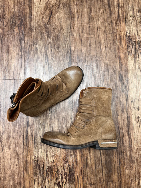 Vist Large View of Product Image Which is Used Unbranded Ankle Boots 5.5