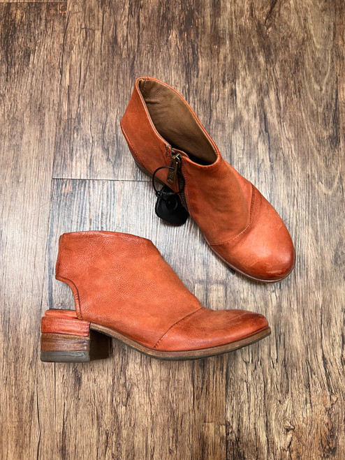 Vist Large View of Product Image Which is Used Unbranded Ankle Boots 5.5