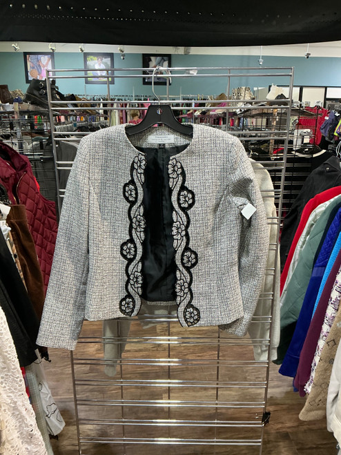 Vist Large View of Product Image Which is Used Tahari Short Light Jacket XS-0/2