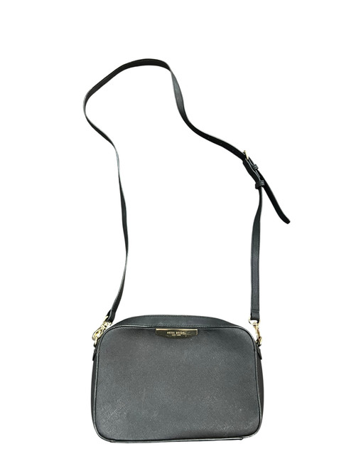 Vist Large View of Product Image Which is Used Henri Bendel Small Handbag