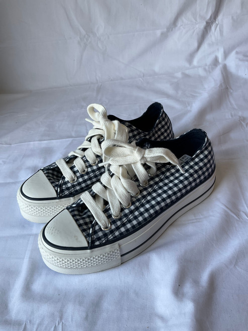 Vist Large View of Product Image Which is Used Converse Casual Shoes 6