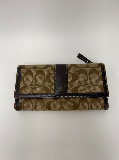 Vist Large View of Product Image Which is Used Coach Wallet