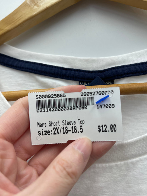 Vist Large View of Product Image Which is Used Old Navy T-Shirt S-4/6