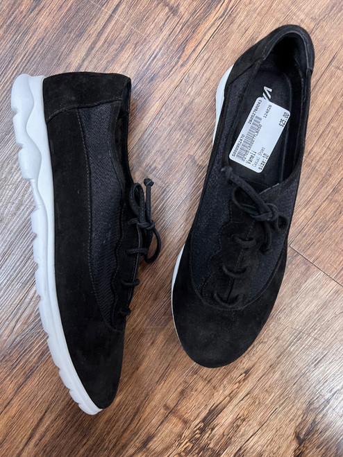 Vist Large View of Product Image Which is Used Vaneli Casual Shoes 10
