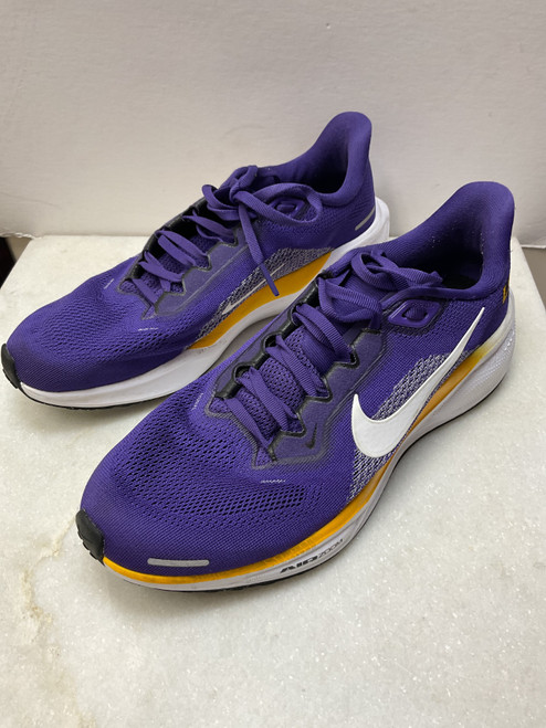Vist Large View of Product Image Which is Used Nike Performance Shoes 8