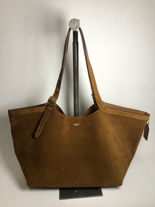 Vist Large View of Product Image Which is Used Large Coach Handbag